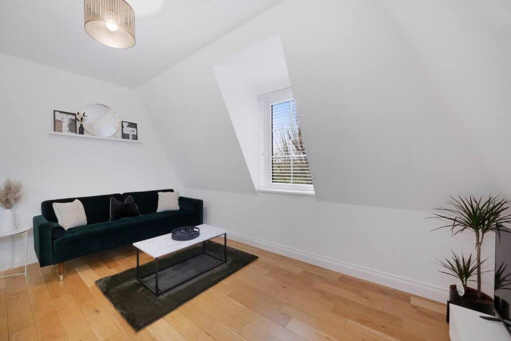 Roomy One Bed Loft Apartment Bishop’s Stortford Exterior foto