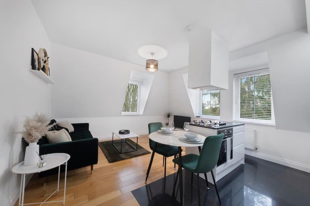 Roomy One Bed Loft Apartment Bishop’s Stortford Exterior foto