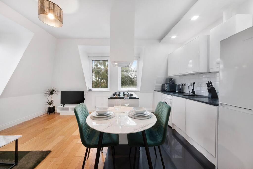 Roomy One Bed Loft Apartment Bishop’s Stortford Exterior foto